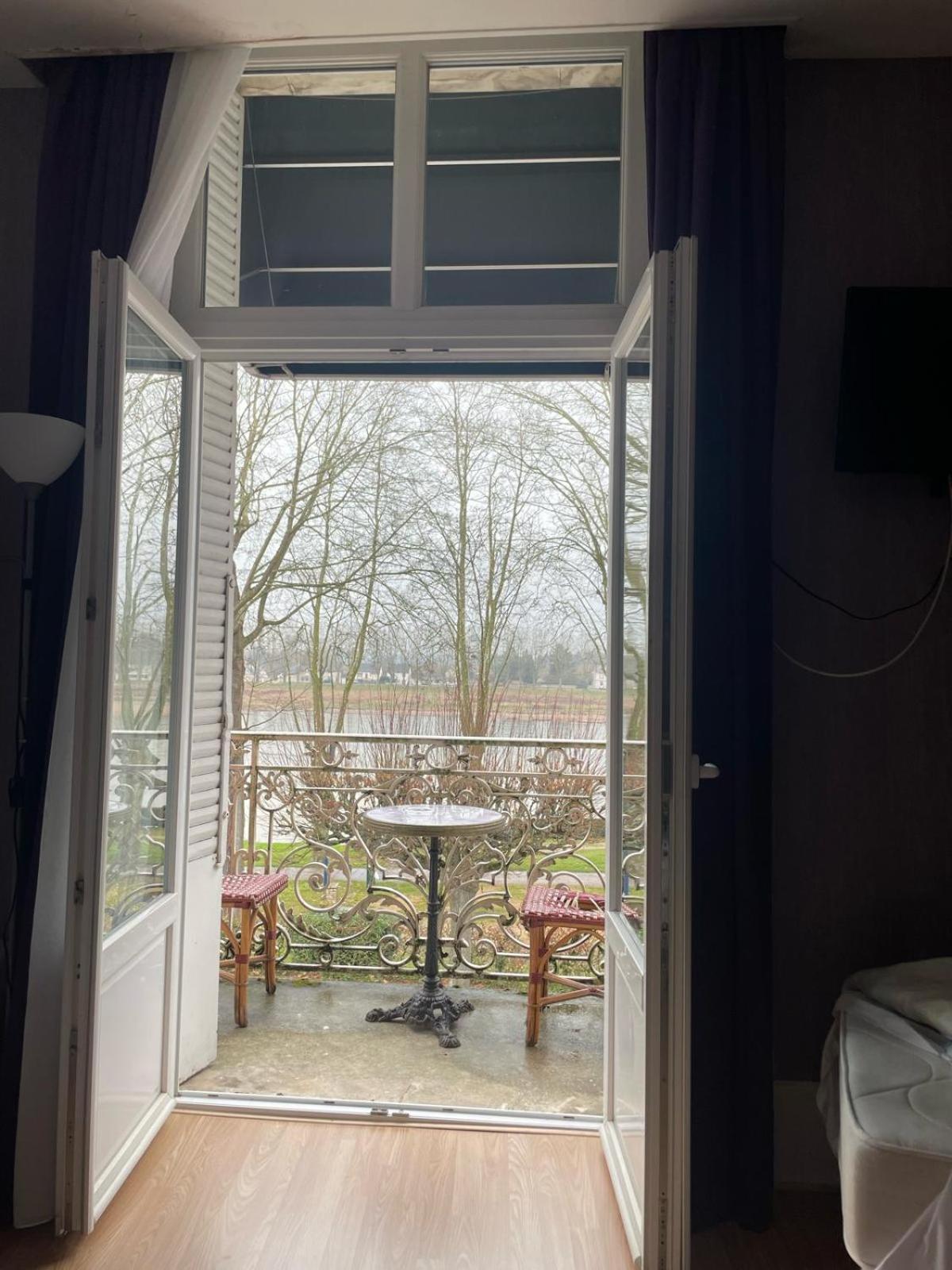 Hotel Le Beau Site Gien Kültér fotó