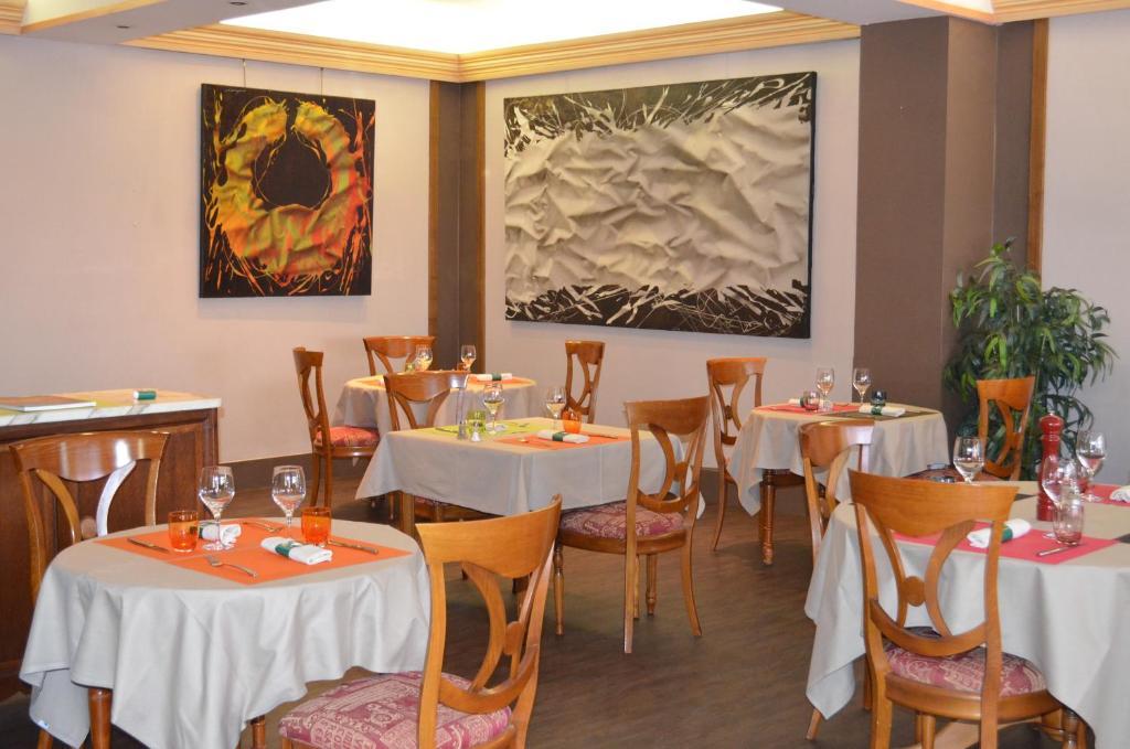 Hotel Le Beau Site Gien Kültér fotó