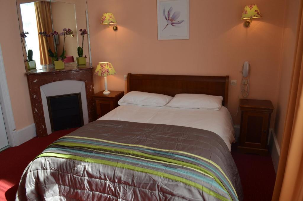 Hotel Le Beau Site Gien Szoba fotó