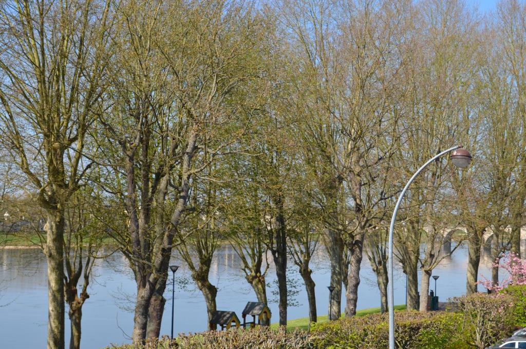 Hotel Le Beau Site Gien Kültér fotó