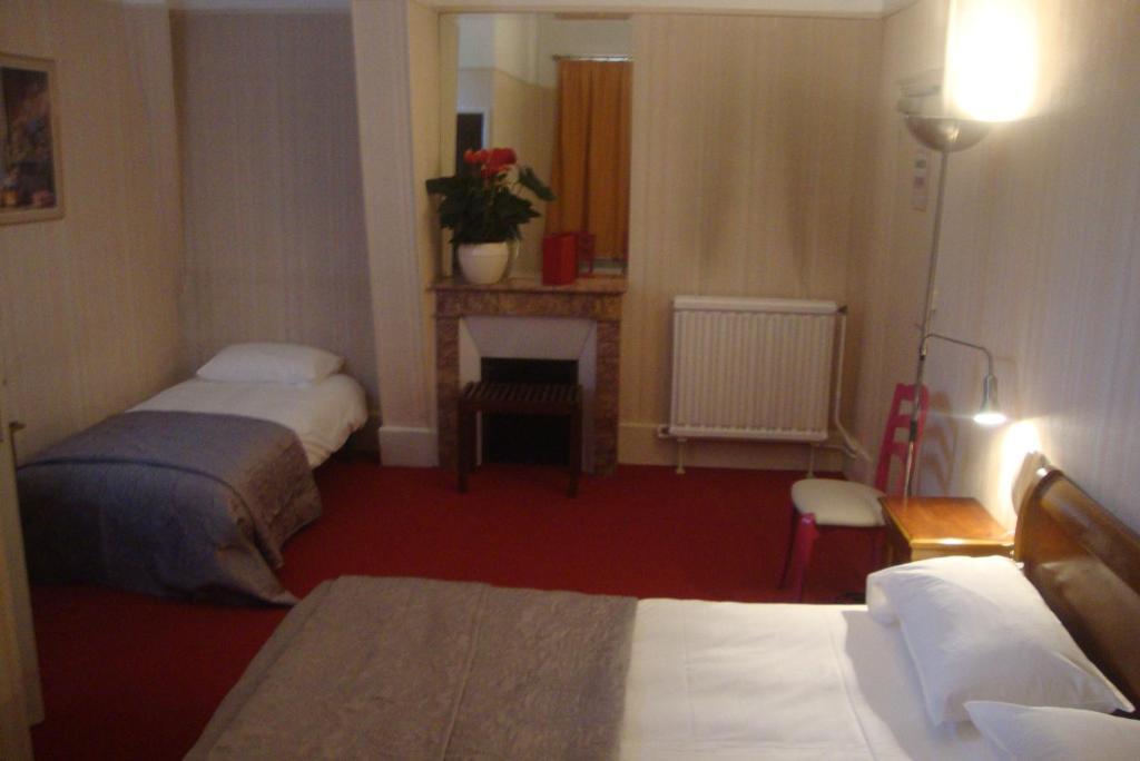 Hotel Le Beau Site Gien Szoba fotó