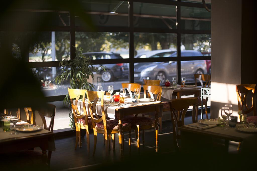 Hotel Le Beau Site Gien Kültér fotó