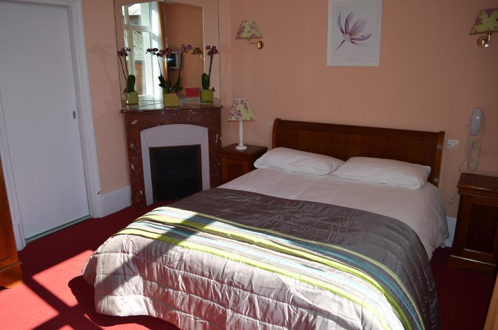 Hotel Le Beau Site Gien Kültér fotó